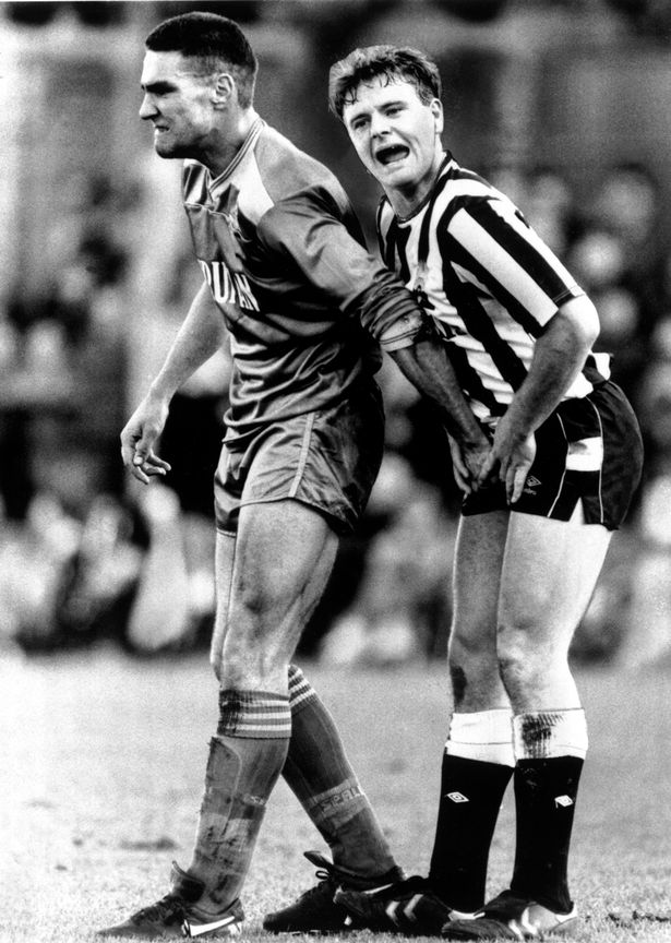 Or … grab the ball? Vinnie and Gazza indulging in some alternative off-the-ball bollocks