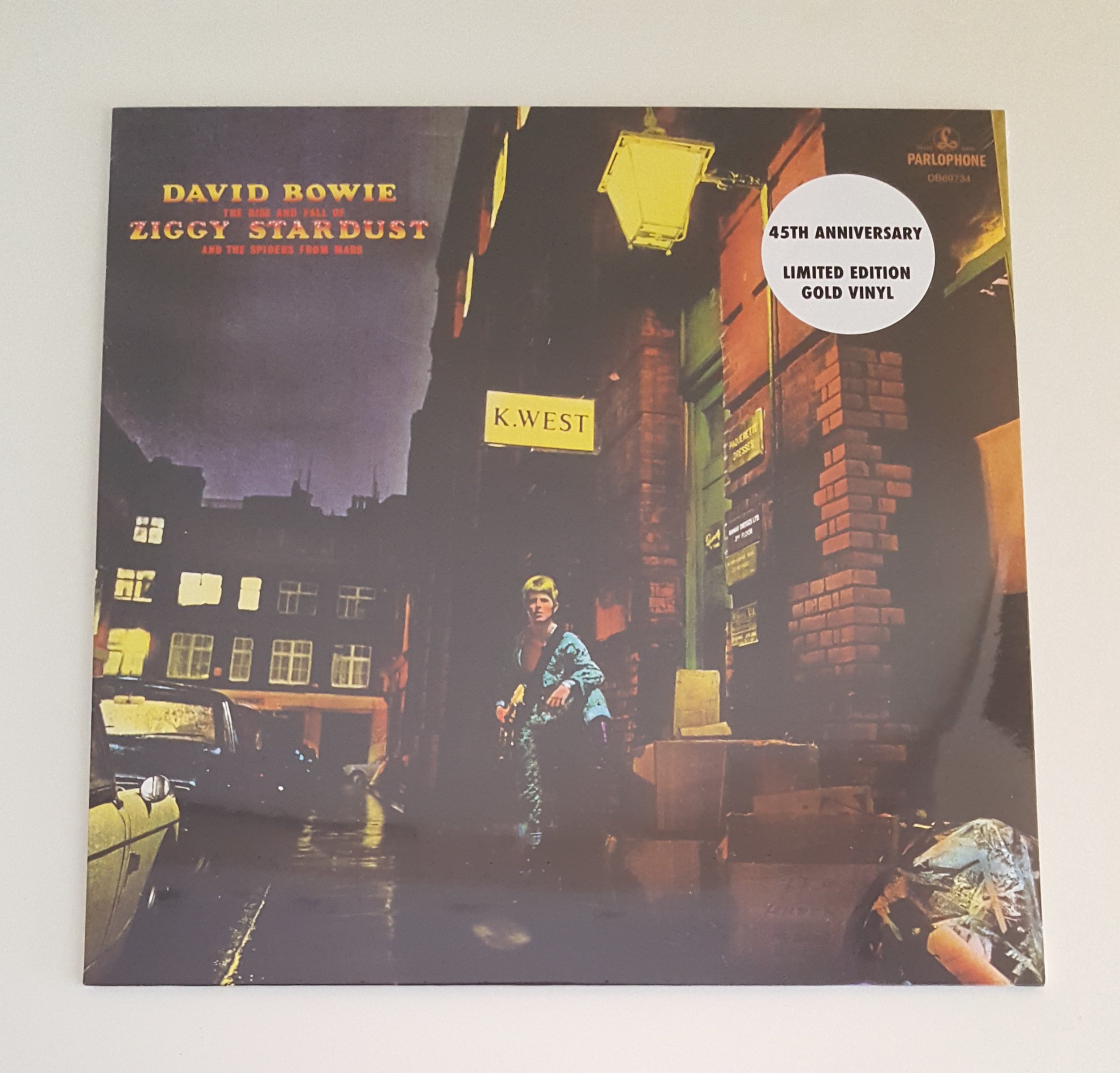 A limited edition in gold of Bowie's most famous album.