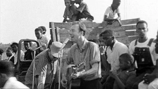 Pete Seeger … guitarist and troubador