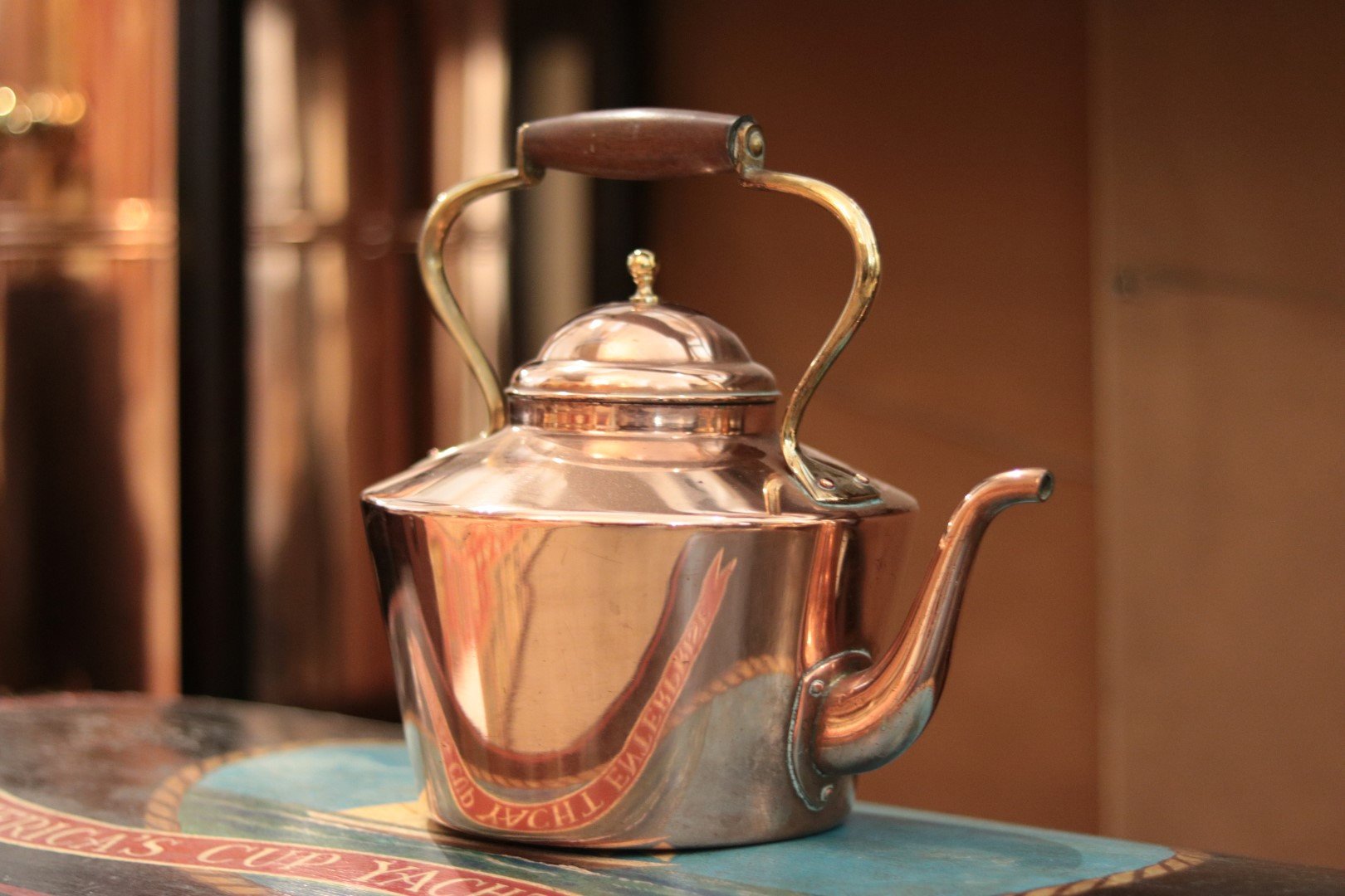 Gratuitous copper pot