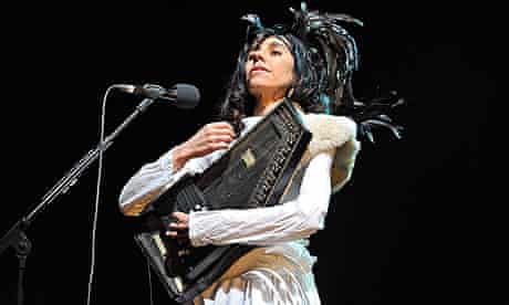 PJ Harvey on autoharp (not a harp, but a zither)