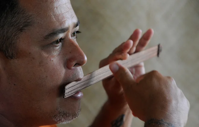Ukeke maker and player Mahi La Pierre