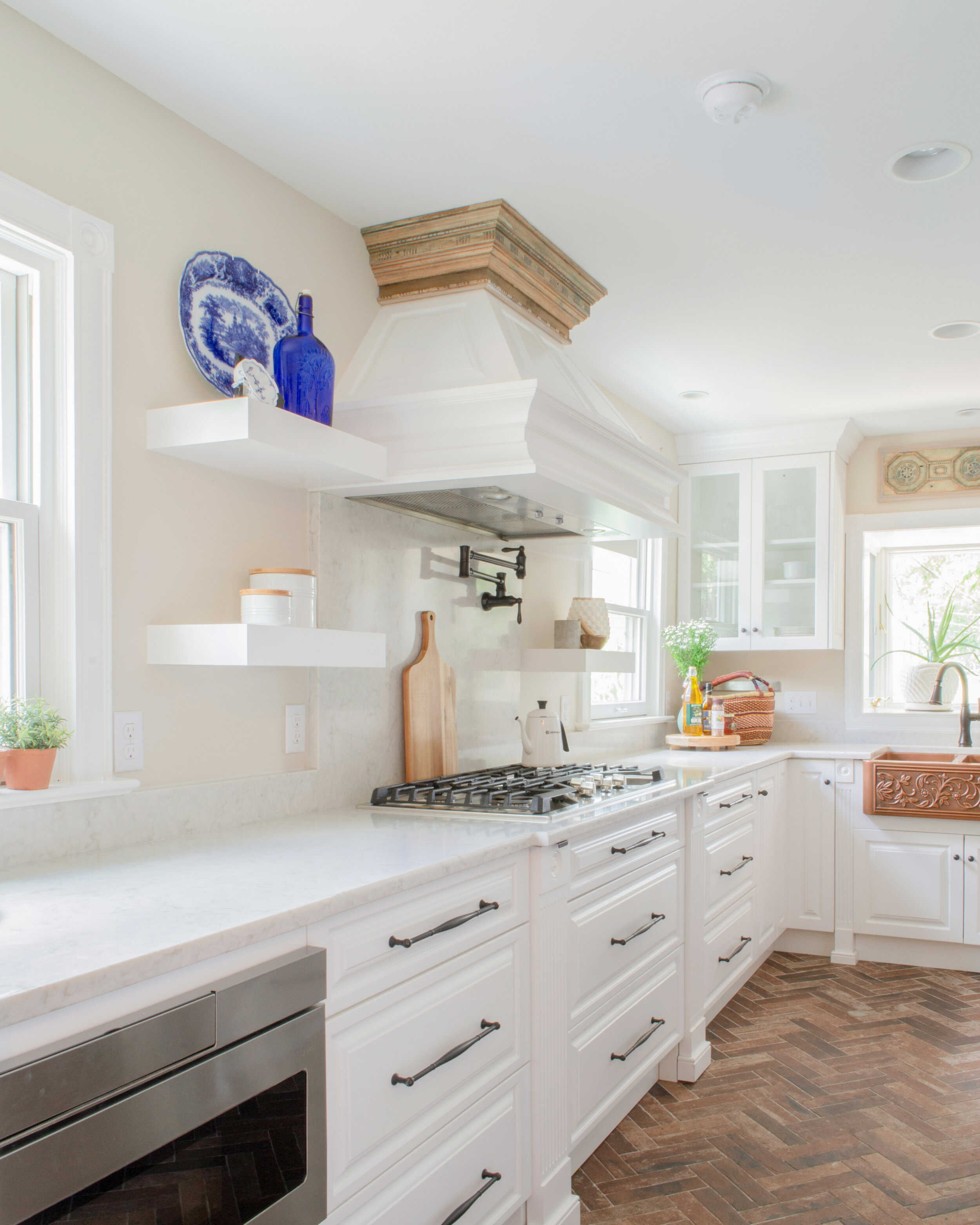PHOTOS: Traditional White Kitchen Remodel in Camp Hill, PA – RM