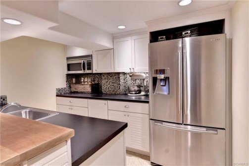 Kitchenette before.