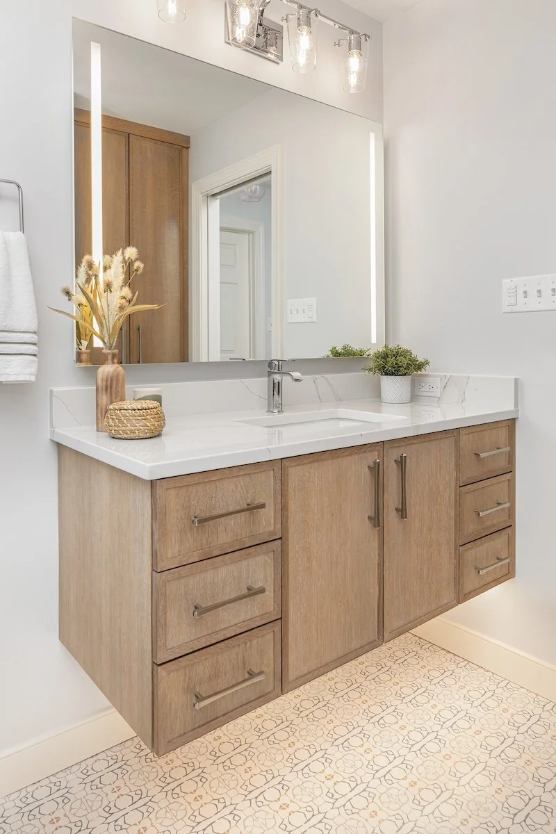 Contemporary Guest Bathroom