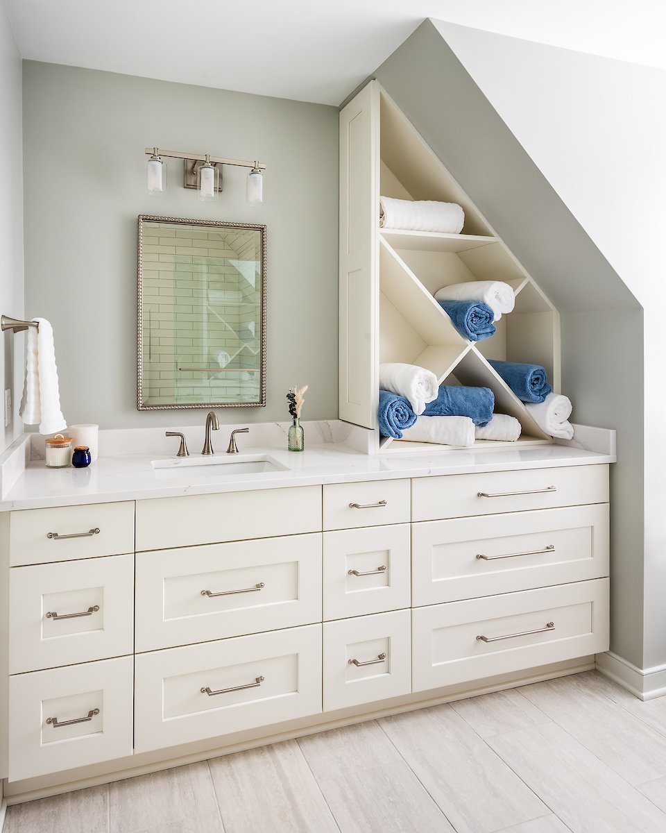 Upstairs Bathroom 1