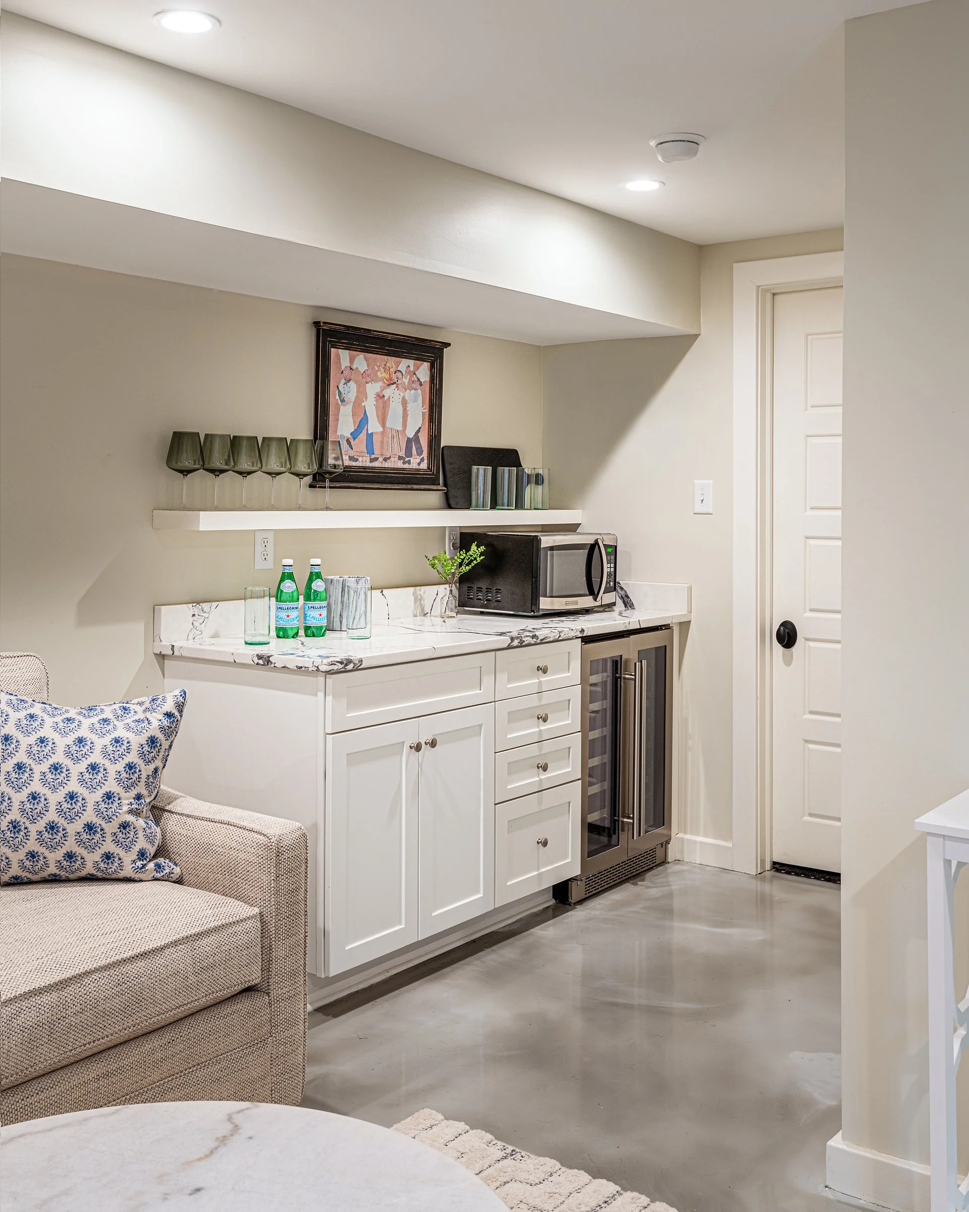 CKI- Caplice-BasementBar-01-0804.jpg