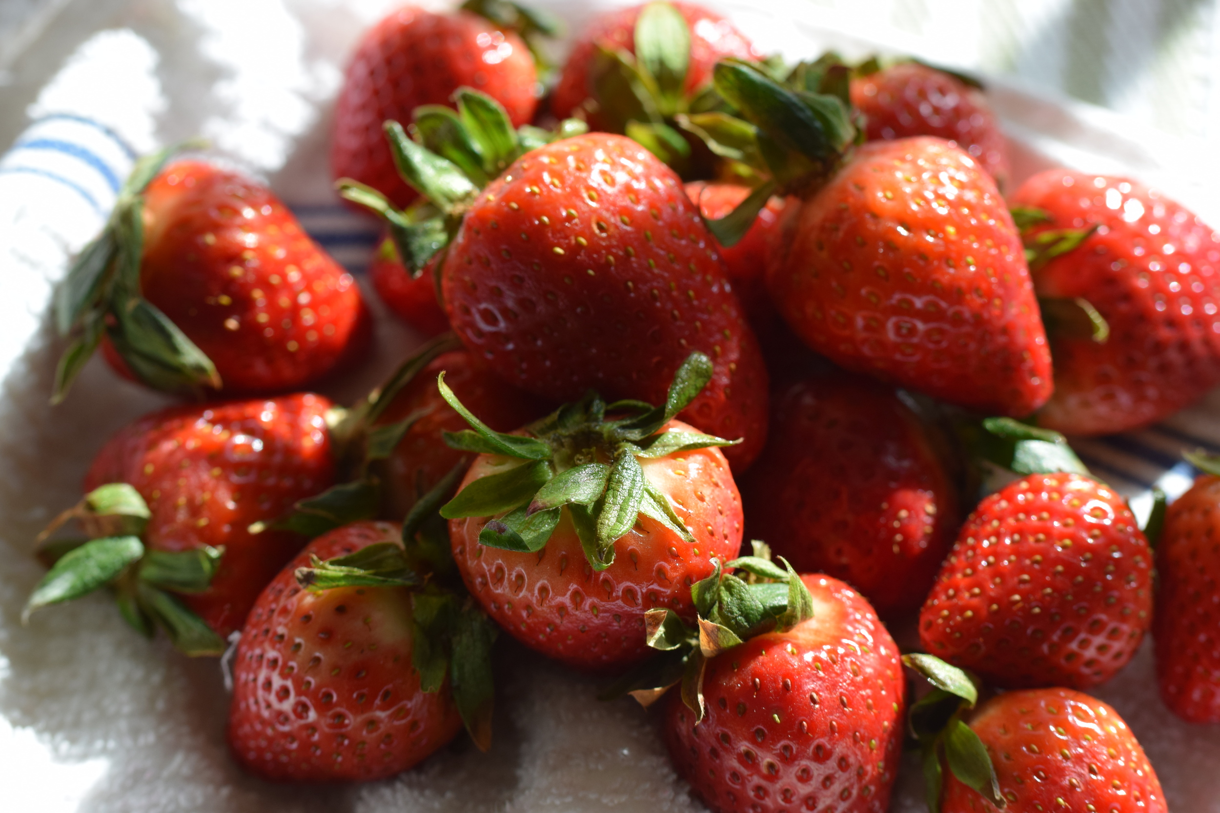Clean & Prep Strawberries in a Flasth!