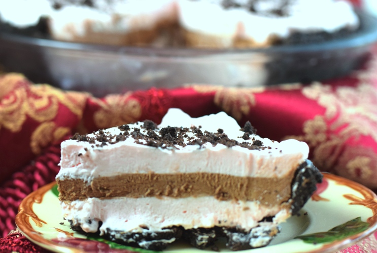 Chocolate Peppermint Christmas Pie