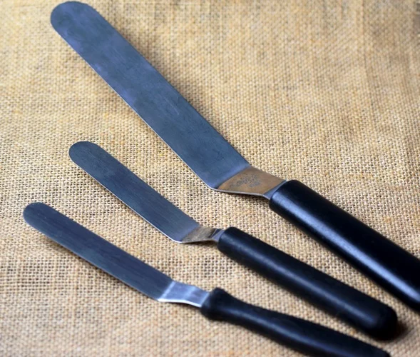 Every Kitchen should have a few Offset Spatulas!