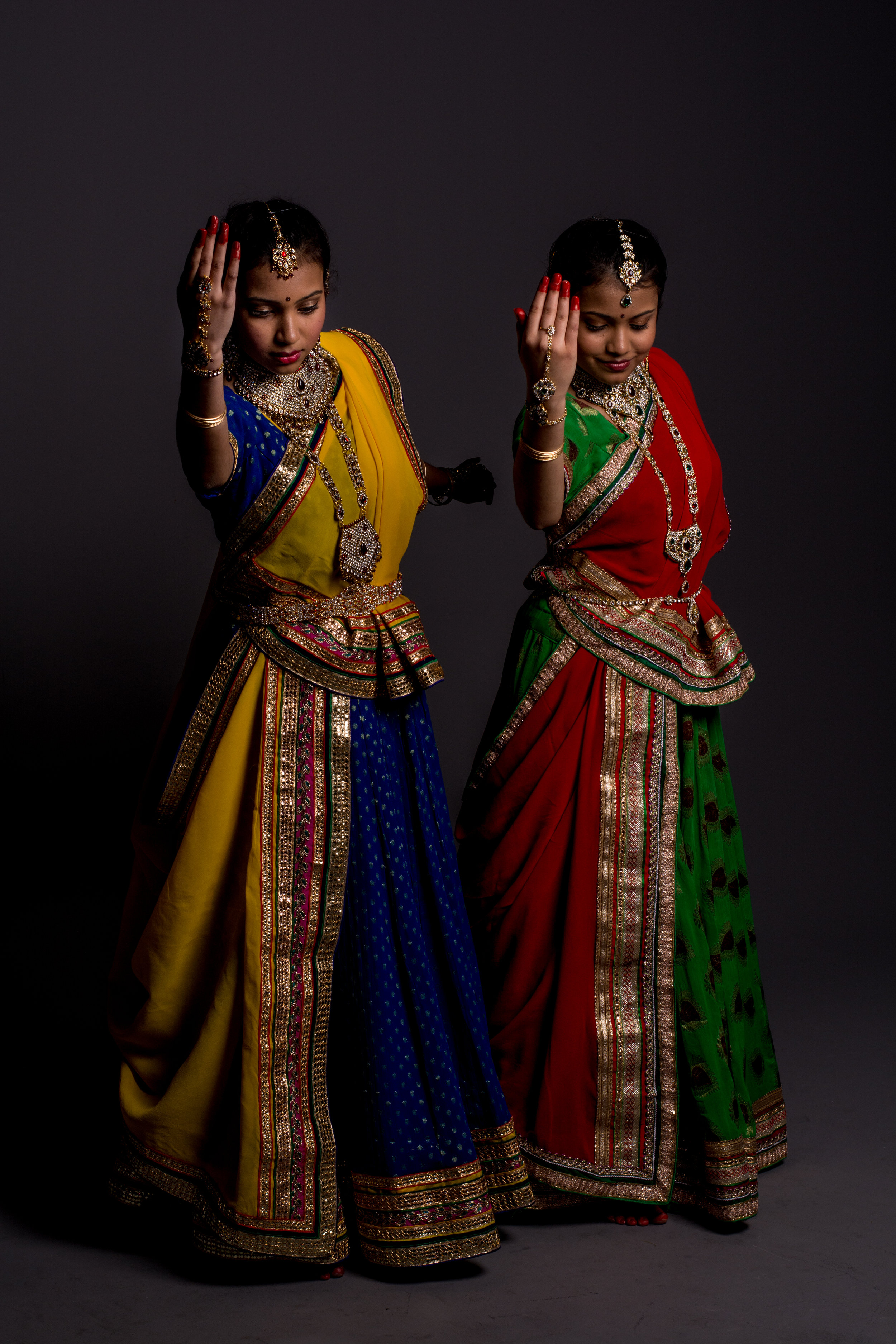 Ritika&RishaMehta_StudioPortraits_MuncieIndiana_March2017_SamanthaRosePhotography_-6.jpg