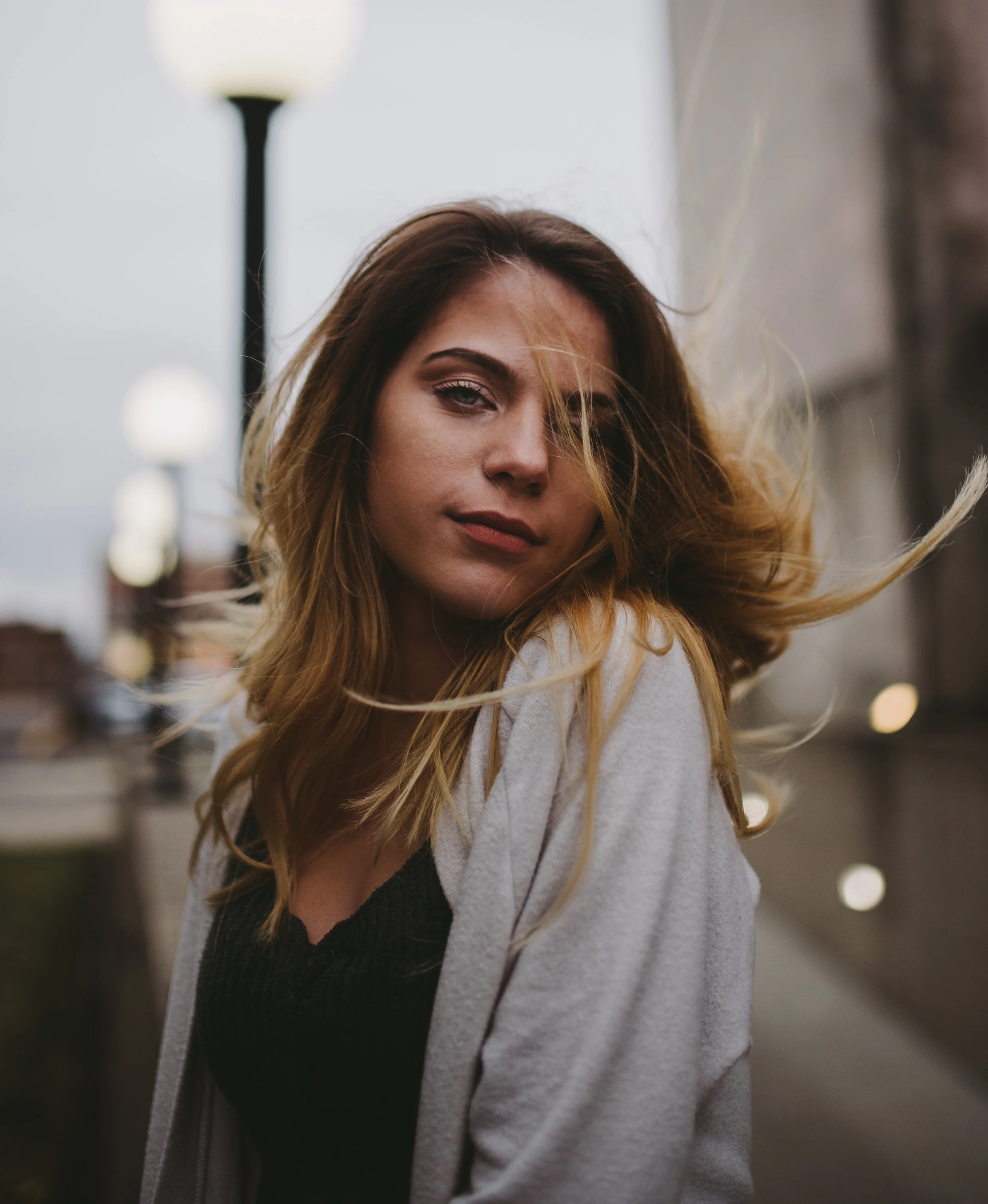 Maggie+SarahCoffman_DowntownMuncie3_MuncieIN_February2018_Senior Photography In Tempe_ArizonaPortraitPhotographer_SamanthaRosePhotography_final_-71.jpg
