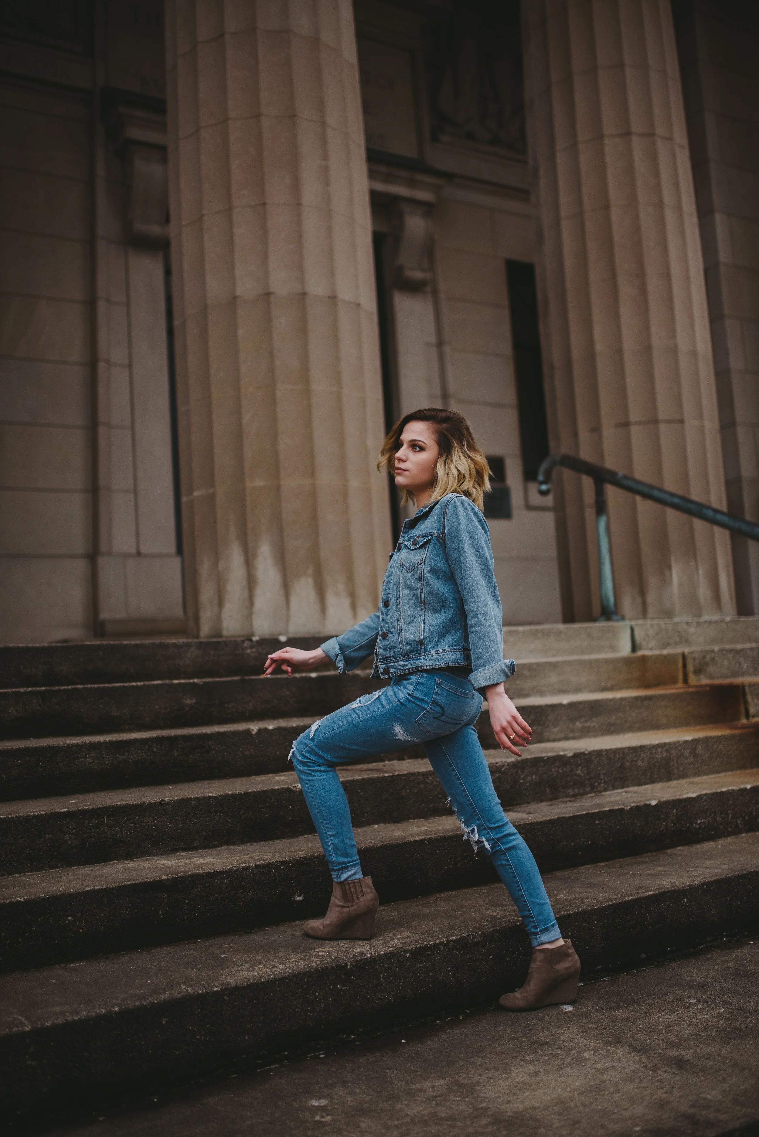 Maggie+SarahCoffman_DowntownMuncie3_MuncieIN_February2018_Senior Photography In Tempe_ArizonaPortraitPhotographer_SamanthaRosePhotography_final_-72.jpg