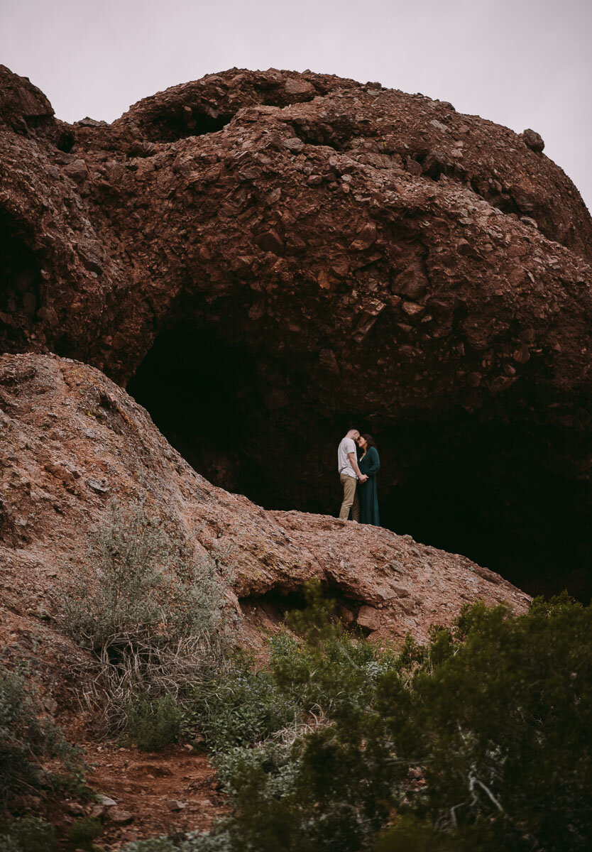 PapagoParkEngagementSession_PhoenixEngagementPhotographer_SamanthaRosePhotography_-3.jpg