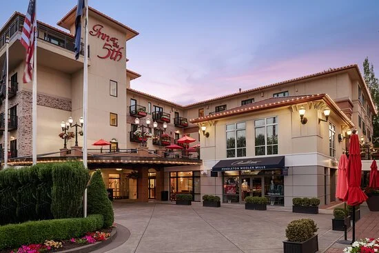Exterior image of the Inn at the 5th in Eugene, Oregon