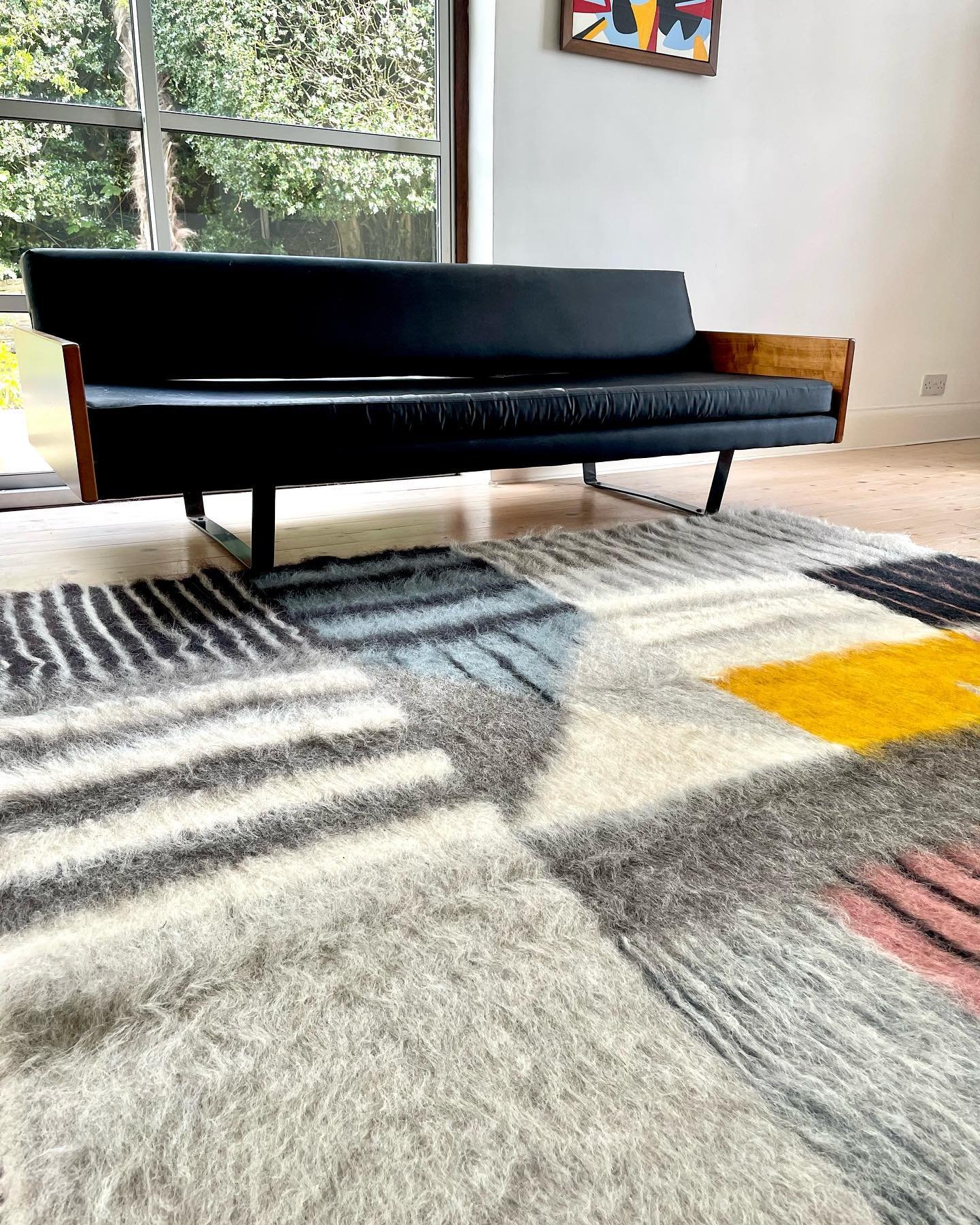 The Bauhaus rug in soft tones has sold, however Olga is making more, so worry not.
.
.
.
.
.
#colourinspiration #ukrainerugs #interiorstylist #handloomedrug #interiorblogger #cosyvibes #ontrendinteriors #homestagingworks #theguardian #houseandgardenu