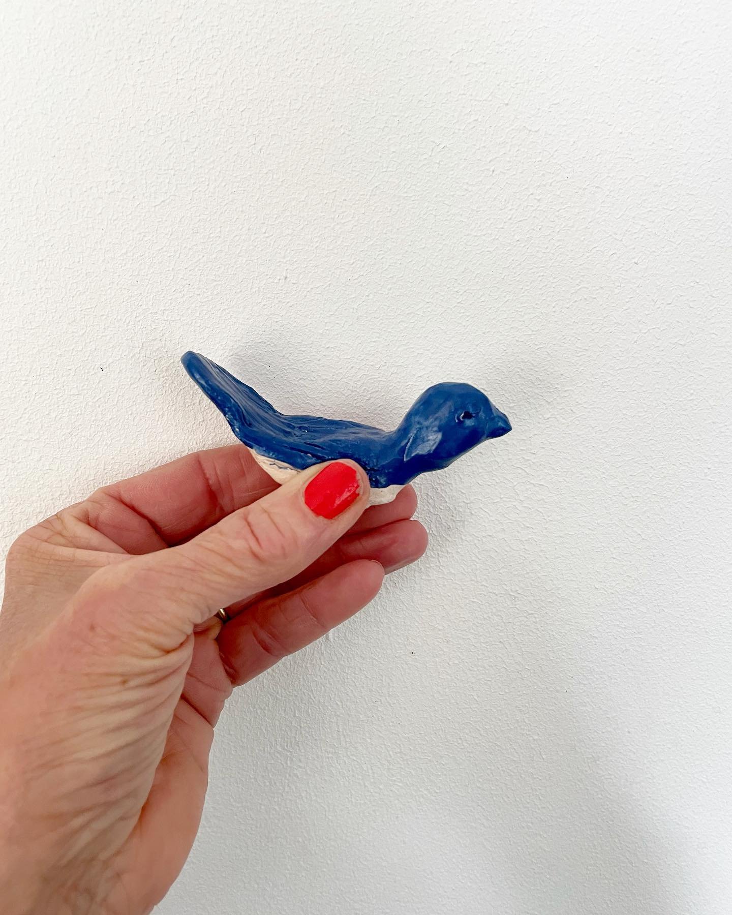 We picked up these lovely hand fettled ceramic birds whilst travelling around Costa Rica. It&rsquo;s a generic bird representing the diverse bird population of over 500 species within the small country. Available in New In, in the store..
.
.
.
.
#co