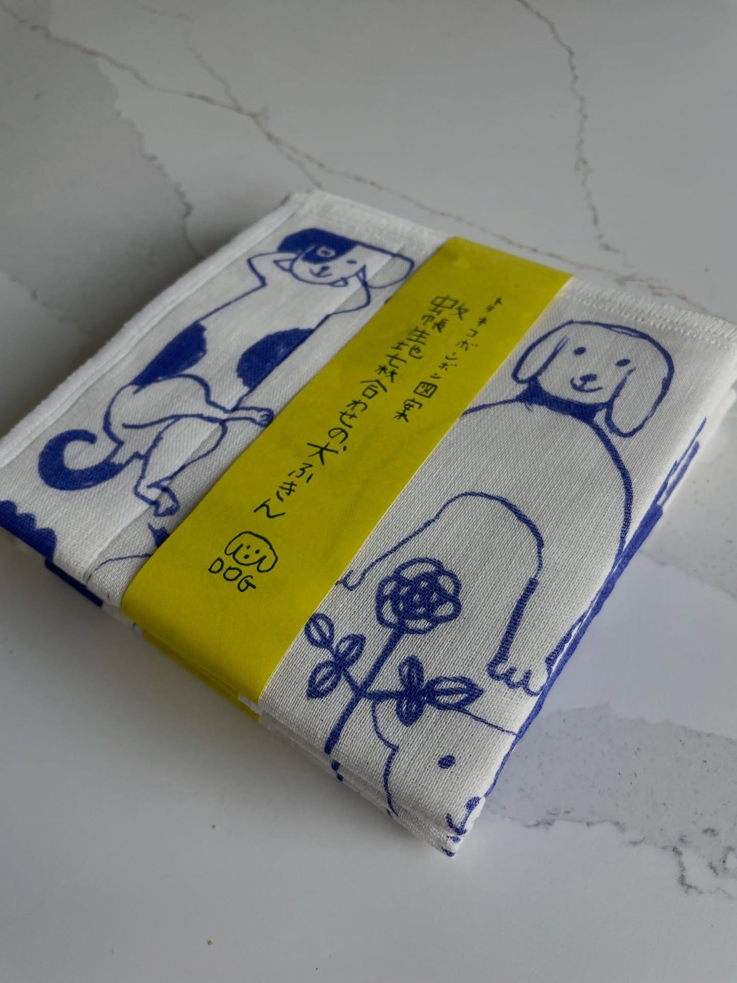 We&rsquo;ve just had a delivery of Japanese towels. This tea towel, illustrated by Japanese artist Nachio Nakanishi, brightens up the kitchen with its whimsical animal motifs. Made from multi-layered cotton (7 layers), it&rsquo;s ultra-absorbent, sof