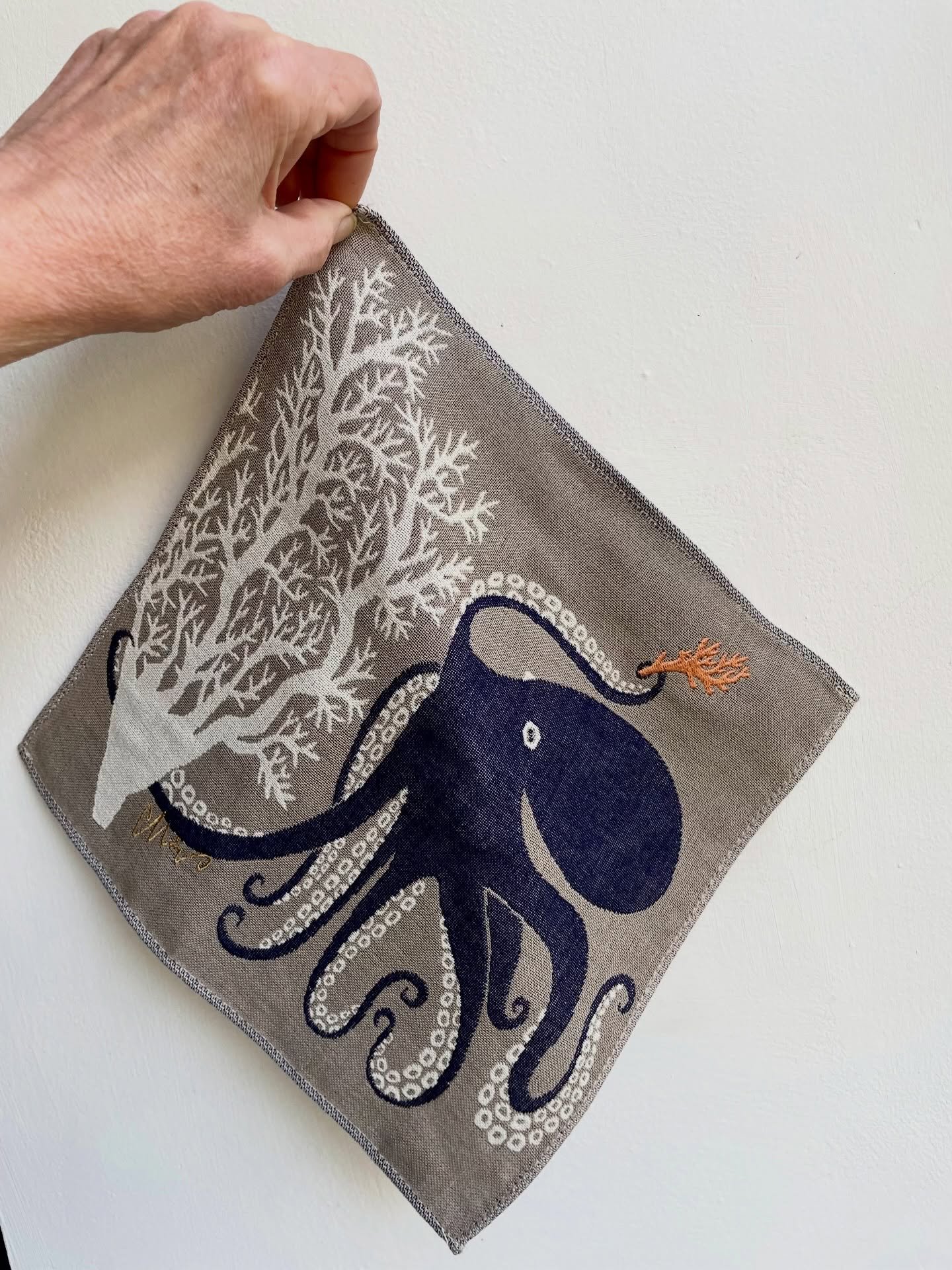 More Japanese textiles have landed. Follow links to see in store.
.
.
.
.
.
#japanesetowel #teatowel #madeinjapan #nachionakanishi #dogsontowels #dogs #uniquegifts #treaclemarket #macclesfield