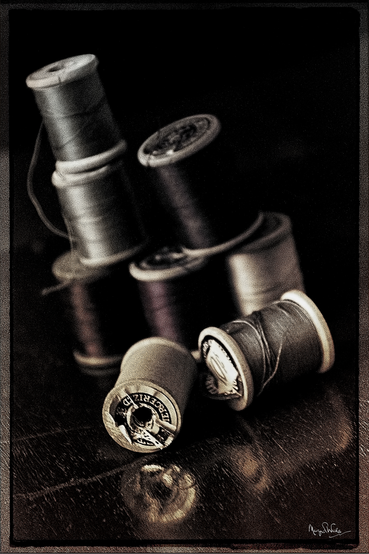 Antique Thread Tonal