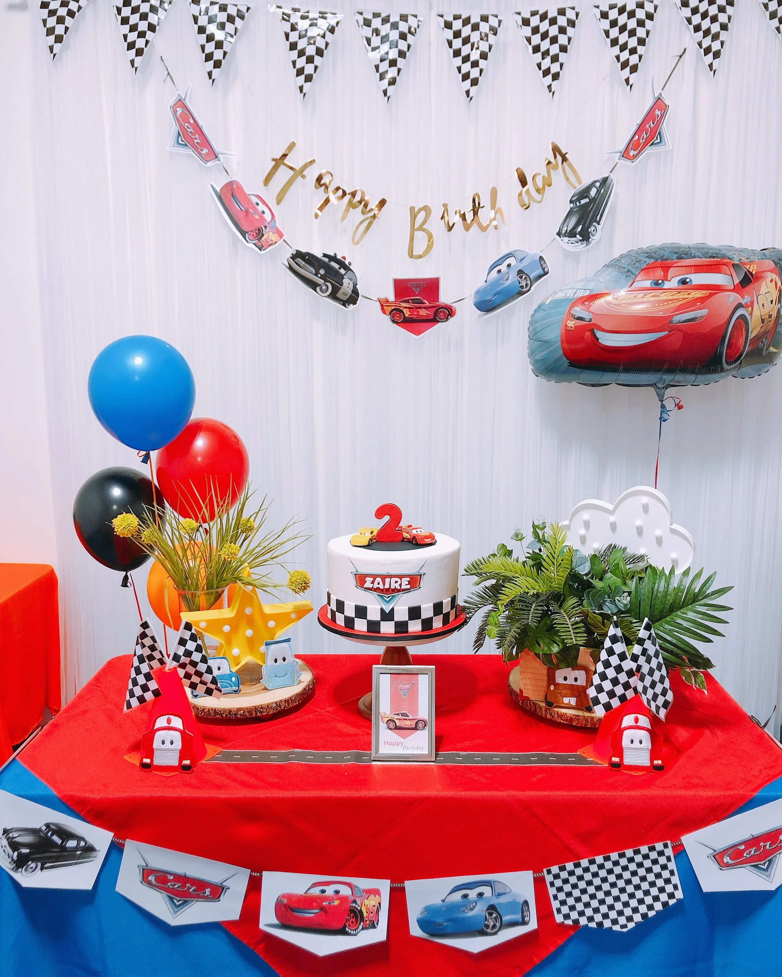 Public Party Lily Liam