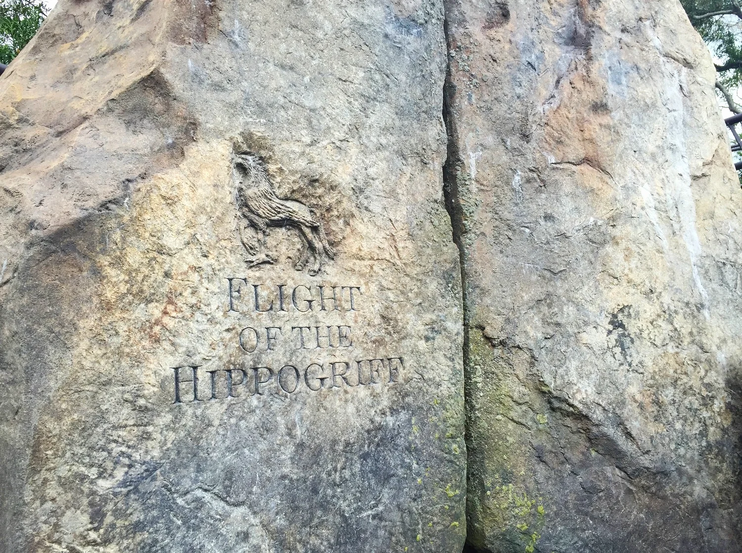 A stone with a Hippogriff carving can be found at the entrance of the ride.