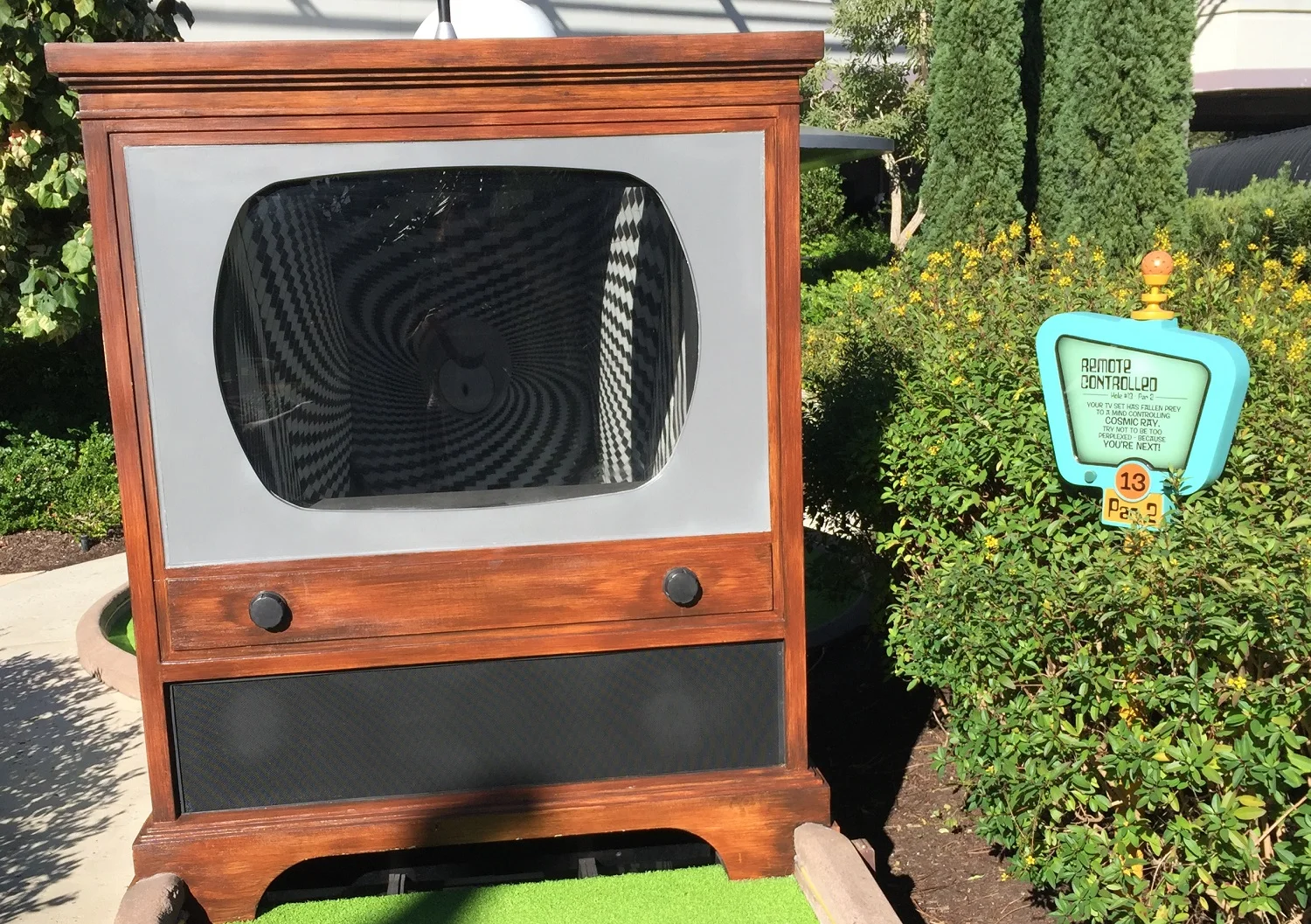 T.V. on the Greens at Hollywood Drive In Golf