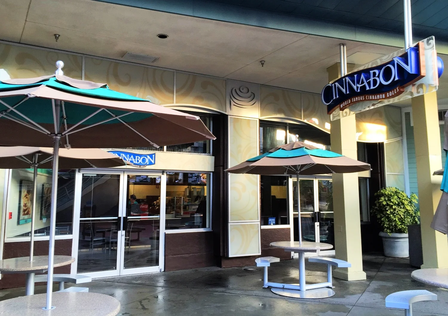 Cinnabon