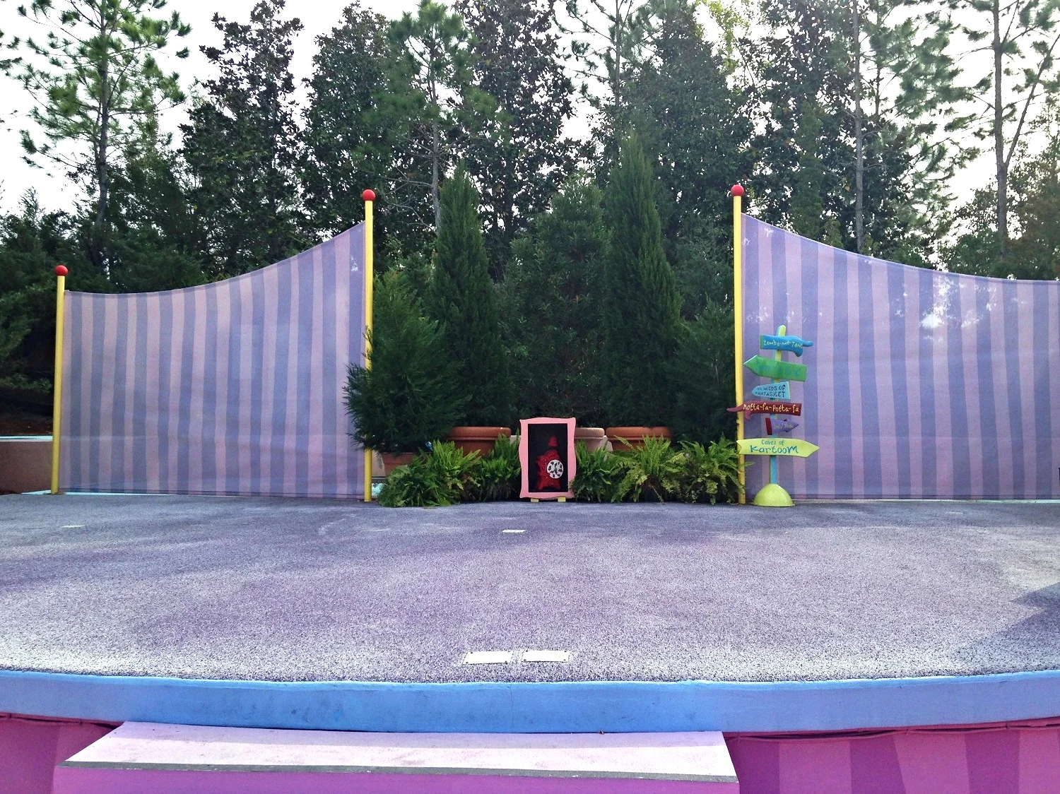 oh-the-stories-youll-hear-stage-close-up.jpg