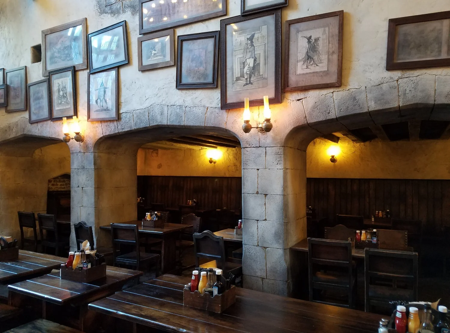 leaky-cauldron-menu-prices-theming-and-more-uo-fan-guide