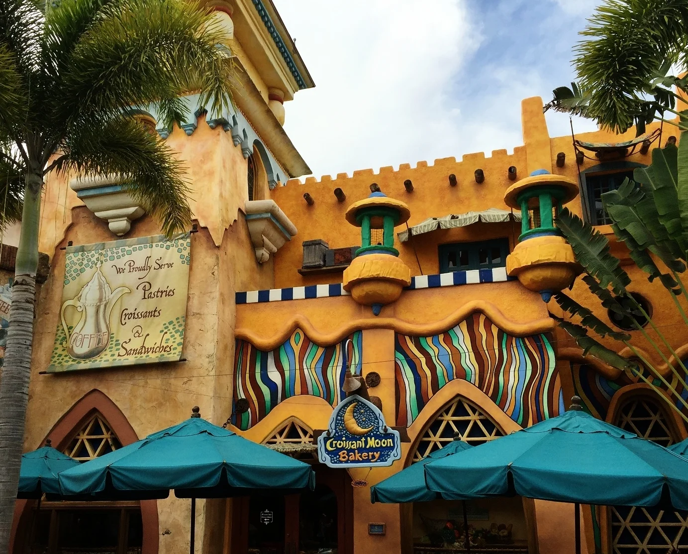 Croissant Moon Bakery in Islands of Adventure