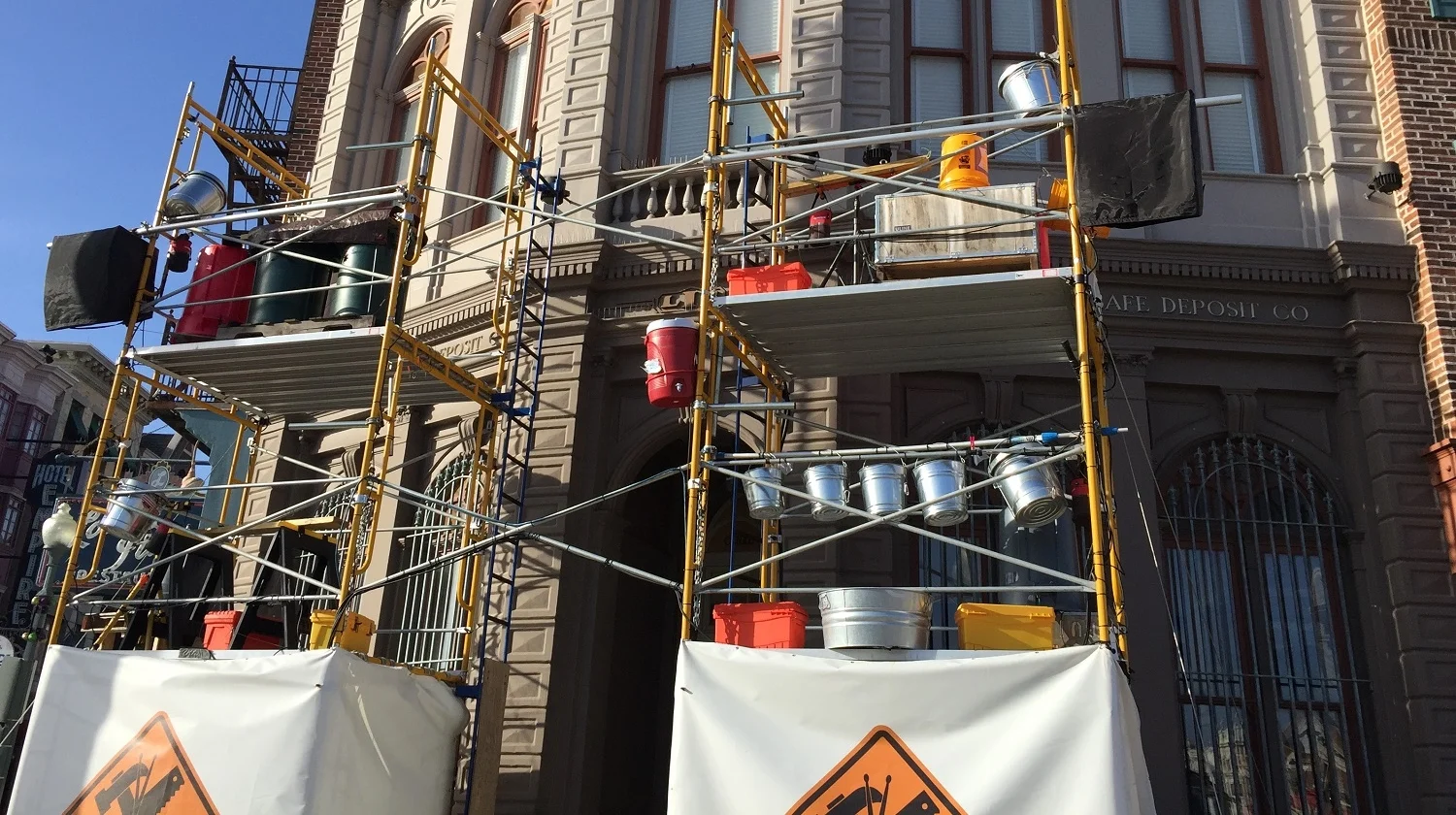 The Beat Builders perform on the scaffolding in the New York area of Universal Studios Florida.
