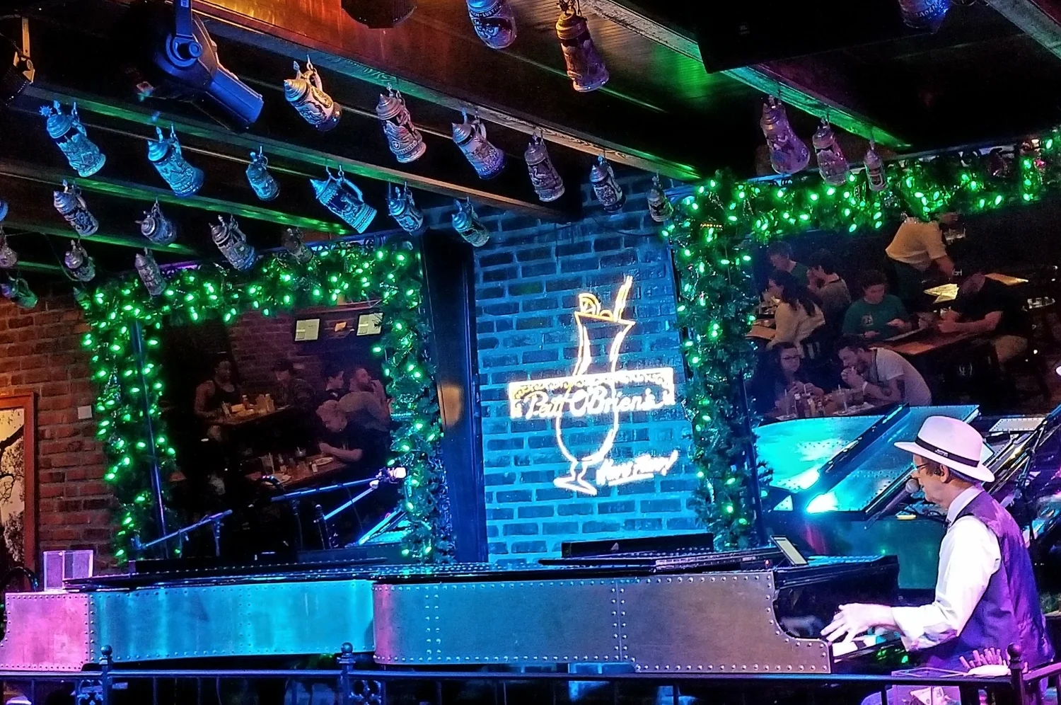 Piano player in the Piano Bar at Pat O'Brien's in Universal CityWalk Orlando.