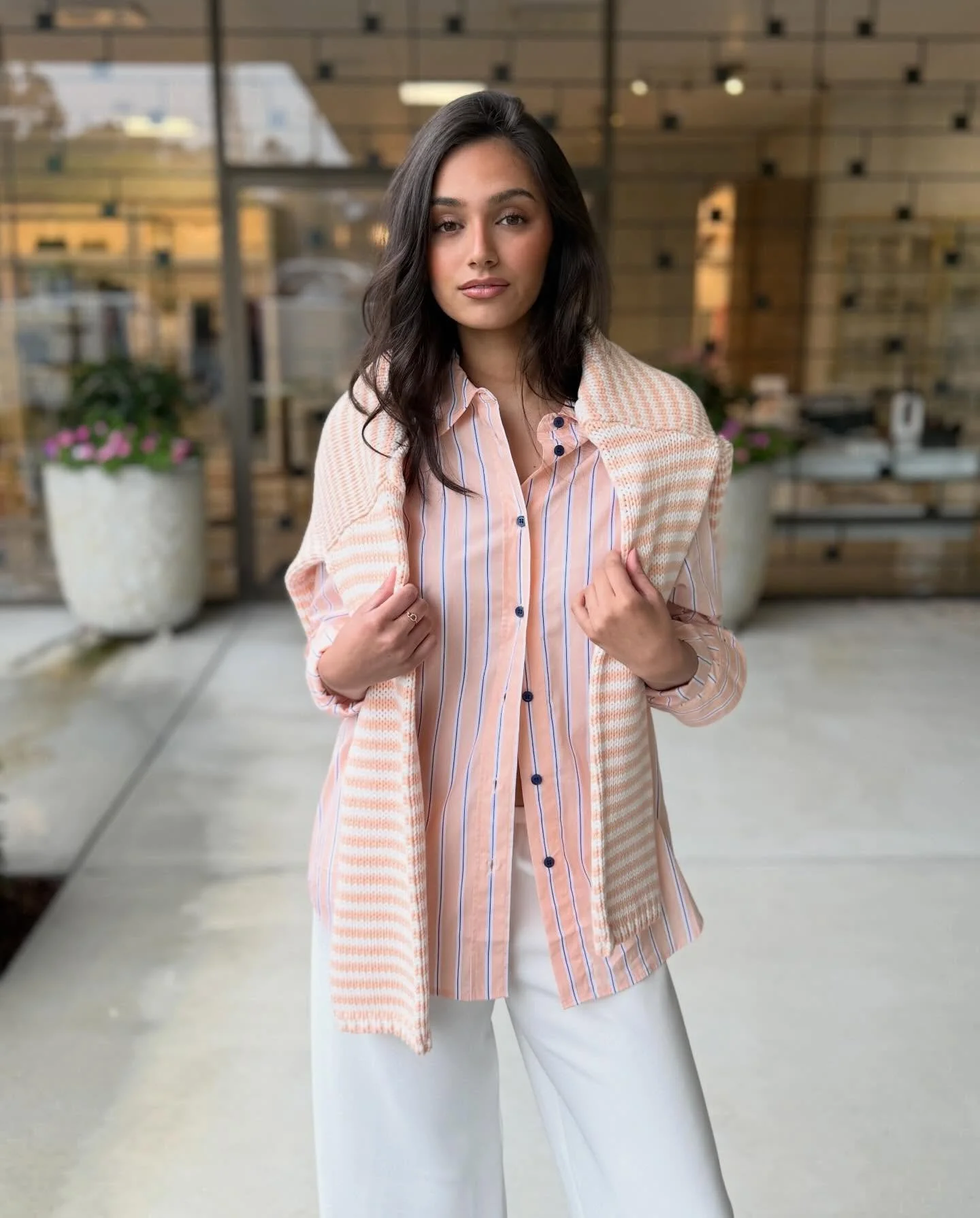 Pop of color in @lalignenyc for spring 🧡