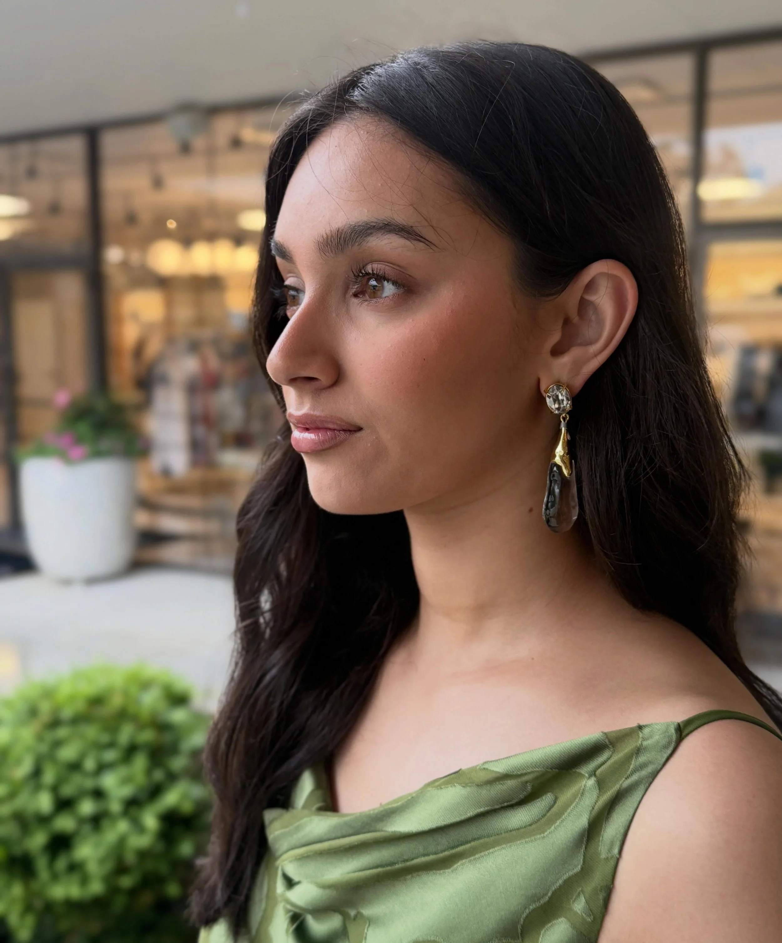 The kind of earrings that make dressing up fun ✨