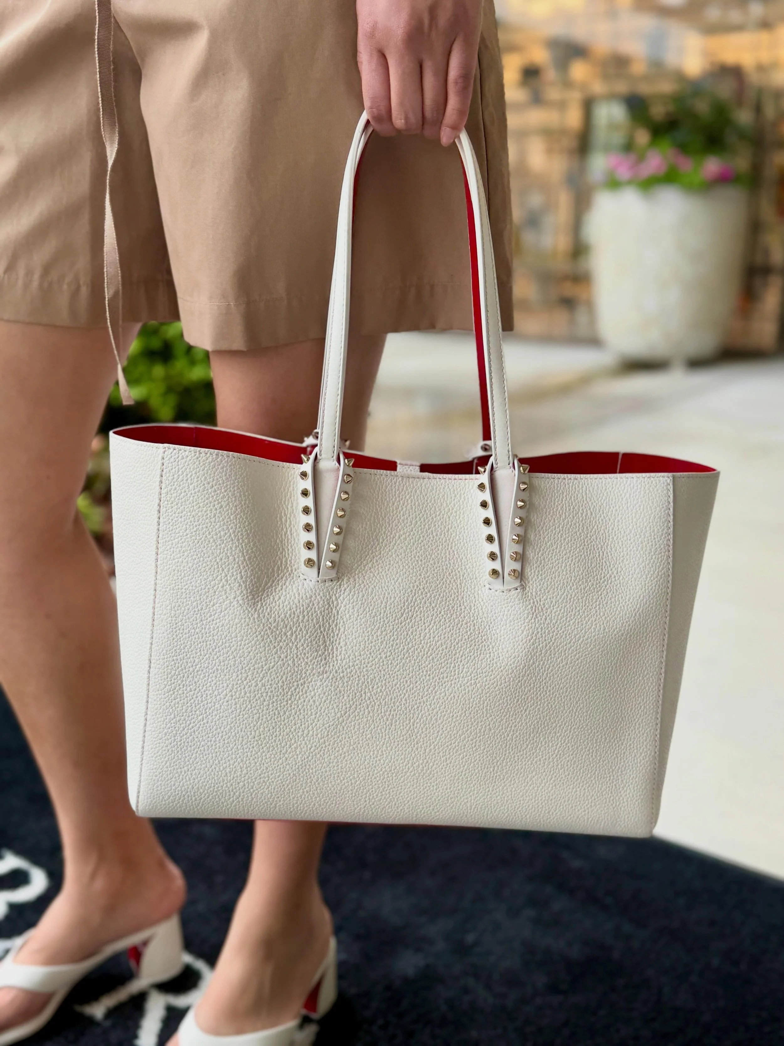 Your new go-everywhere tote @christianlouboutin 🤍