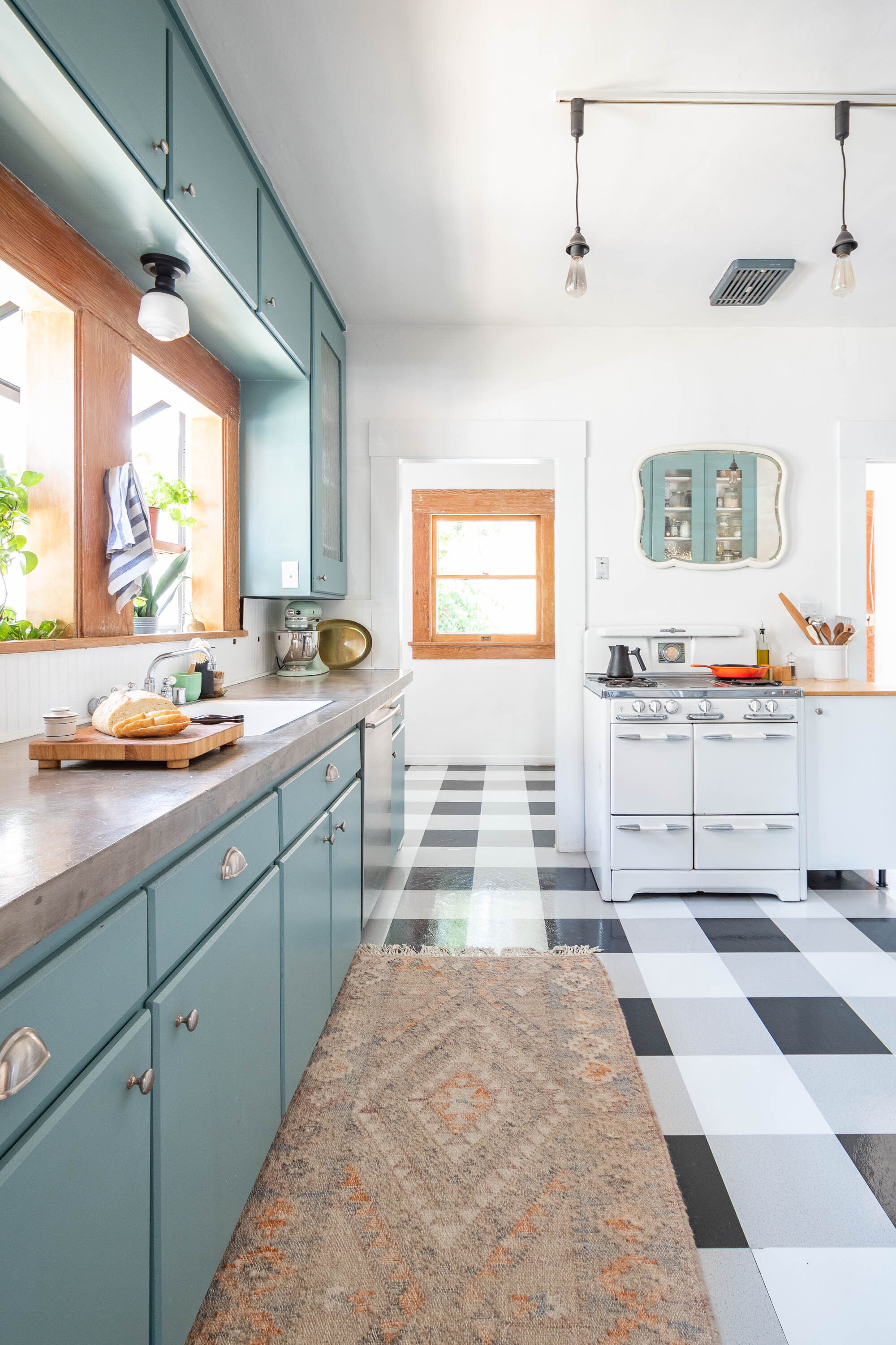 Blue, White & Gold Kitchen - Styly Home