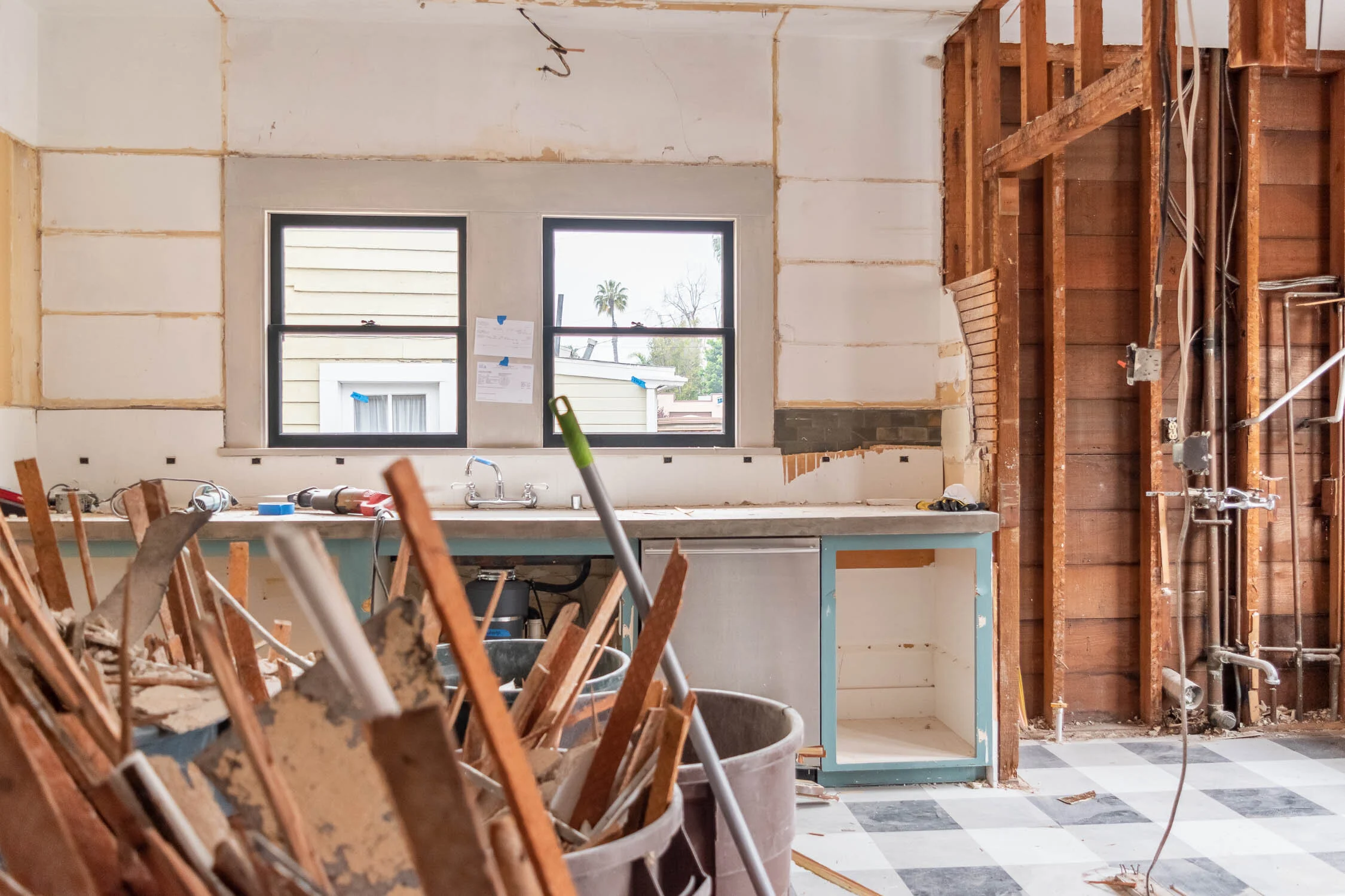 معلم تكسير - معلم تكسير بالكويت - مقاول تكسير - بالكويت📞55901990 - مقاول تكسير بالكويت - تكسير خرسانه - تكسير ارضيات - تكسير حوائط - مقاول هدم - تكسير سيراميك 14 https://images.squarespace-cdn.com/content/v1/56b9368640261d38c26f67cd/1582670312951-8HVG900XU6T3AL8UG8B8/The%2BGold%2BHive%2BDemolition%2Bweek%2B1%2Bof%2Brenovation%2Bkitchen%2Band%2Bbathroom%2Bold%2Bhouse%2Bhistoric%2Bcraftsman-.jpg