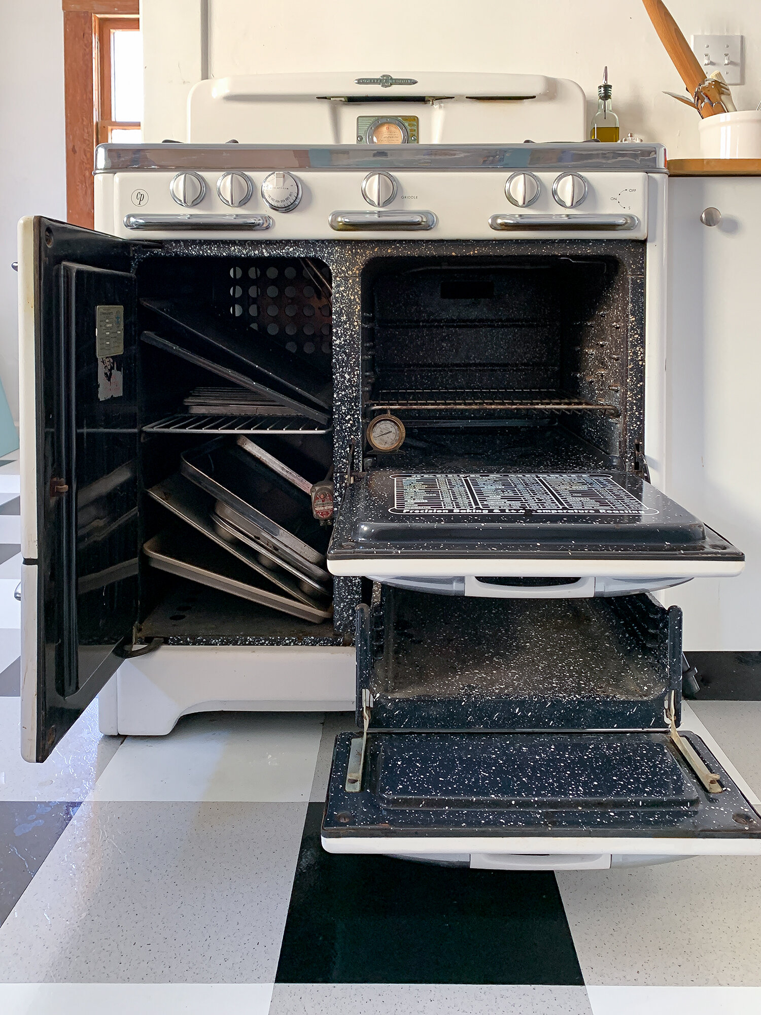 My Experience Living With A Vintage Stove The Pros
