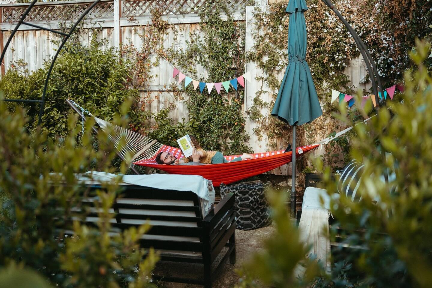 Can officially confirm we&rsquo;re hammock people. 

Frame from @loweshomeimprovement and hammock from @goldenyarrowgoods - they&rsquo;re bother perfect!
AD #lowespartner #lowesproject