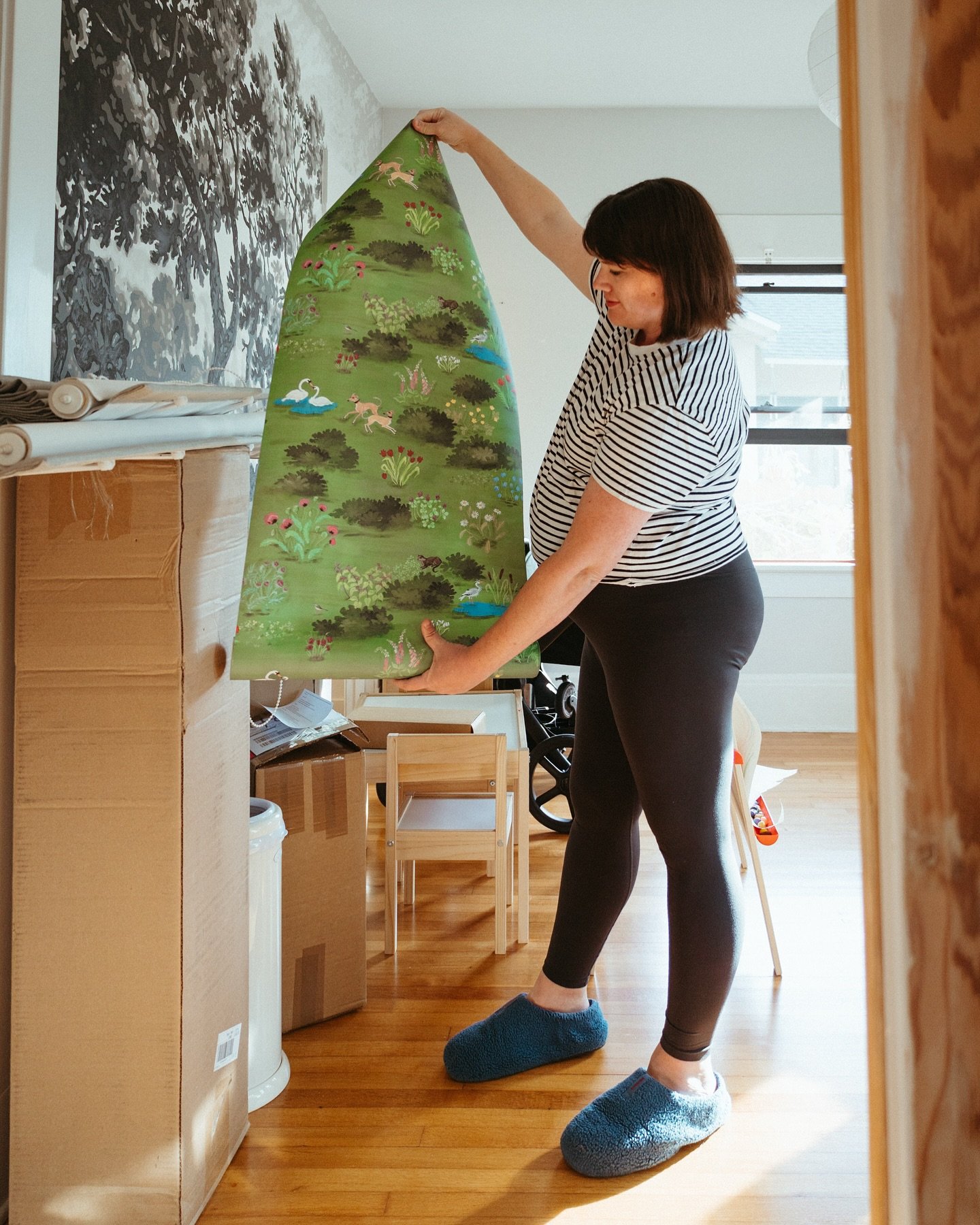 Wallpaper reveal! Margot saw this wallpaper by artist @pollyfern and instantly knew it was &ldquo;the one&rdquo;! Visit thegoldhive.com for the full mood board and the outline of how we&rsquo;re shuffling the bedrooms in our home. 🌸🦢🌾🦦🌿