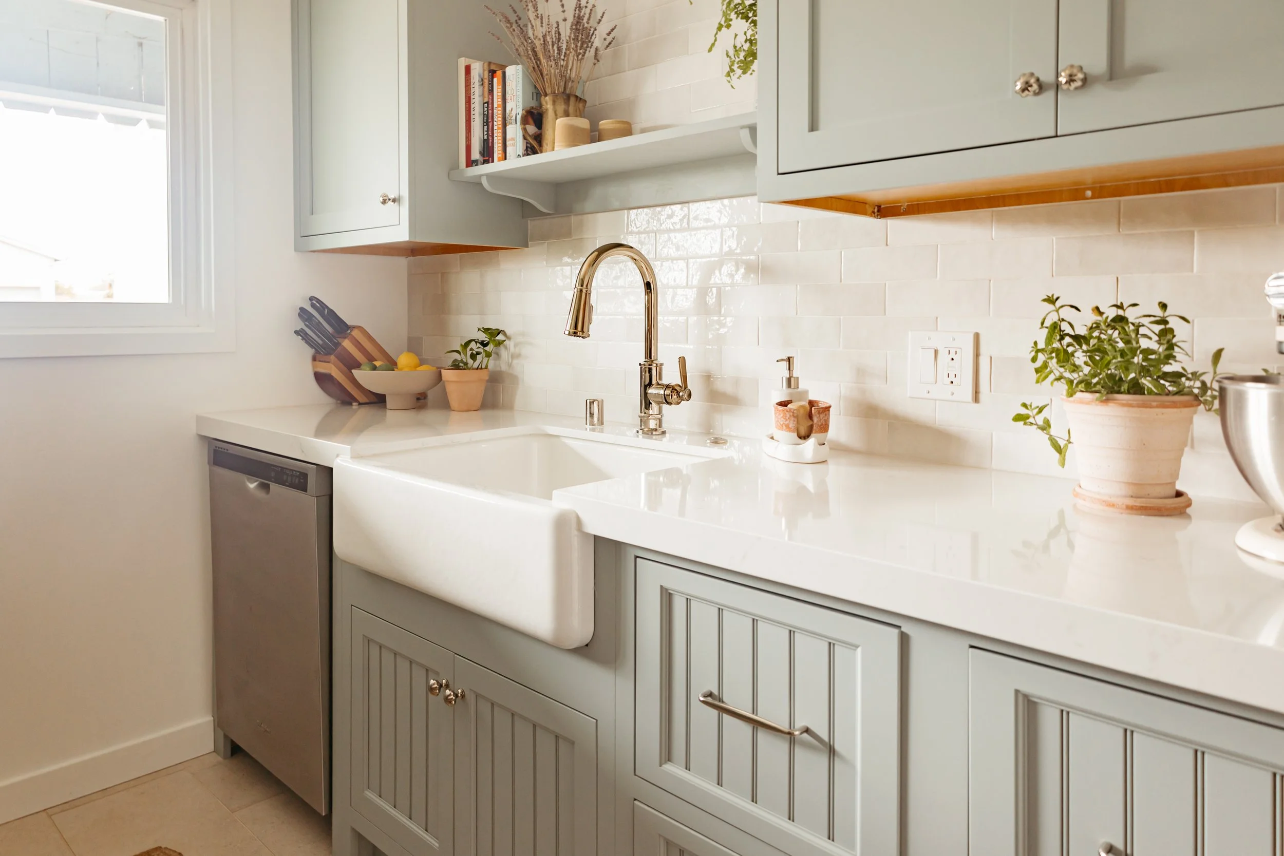 Reveal of My Friends' Modest Kitchen Makeover! — The Gold Hive