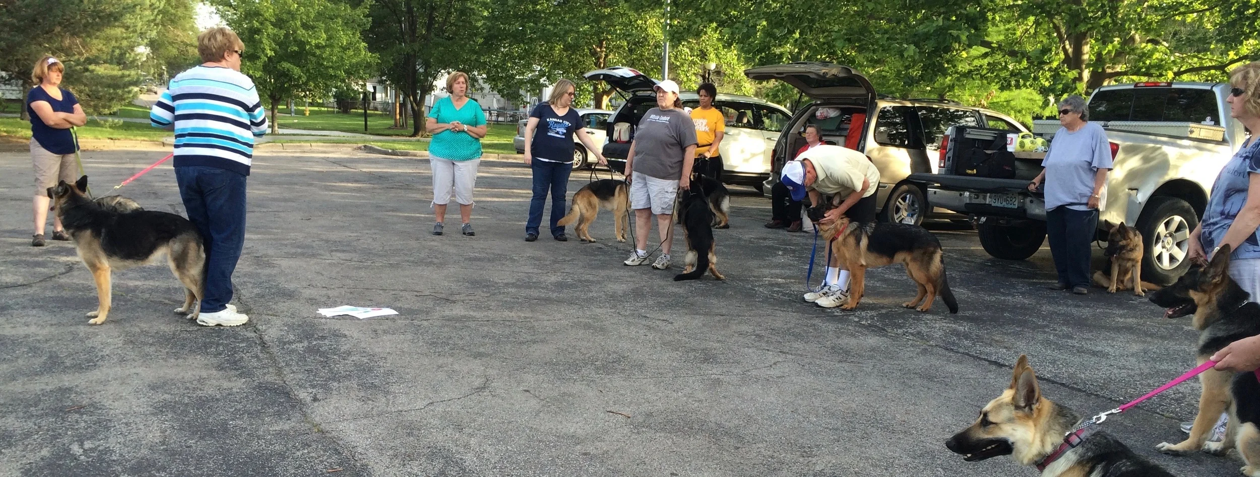 Cindy Hartman welcomes participants to the Rally class. Assisting were Debbie McHenry and Nancy Kennedy .