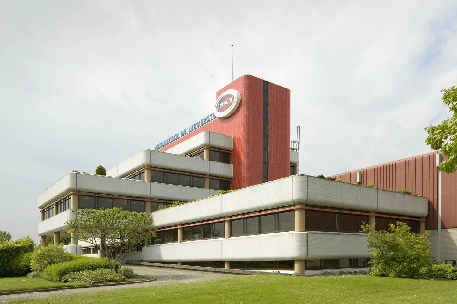 Autobar building
