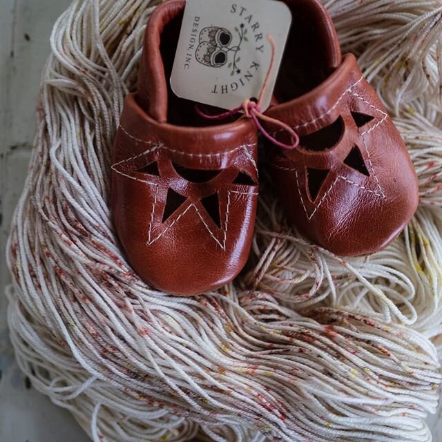 Calling all knitters of baby THINGS! Our cutest Small Business Alliance yet! When @jojo.tricot designed Maxine's Garter Sweater we knew we needed something sweet to match! @starryknightdesign has been a favorite of mine since they started back in 200