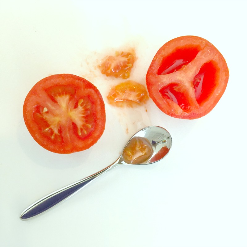 De-seeding tomatoes
