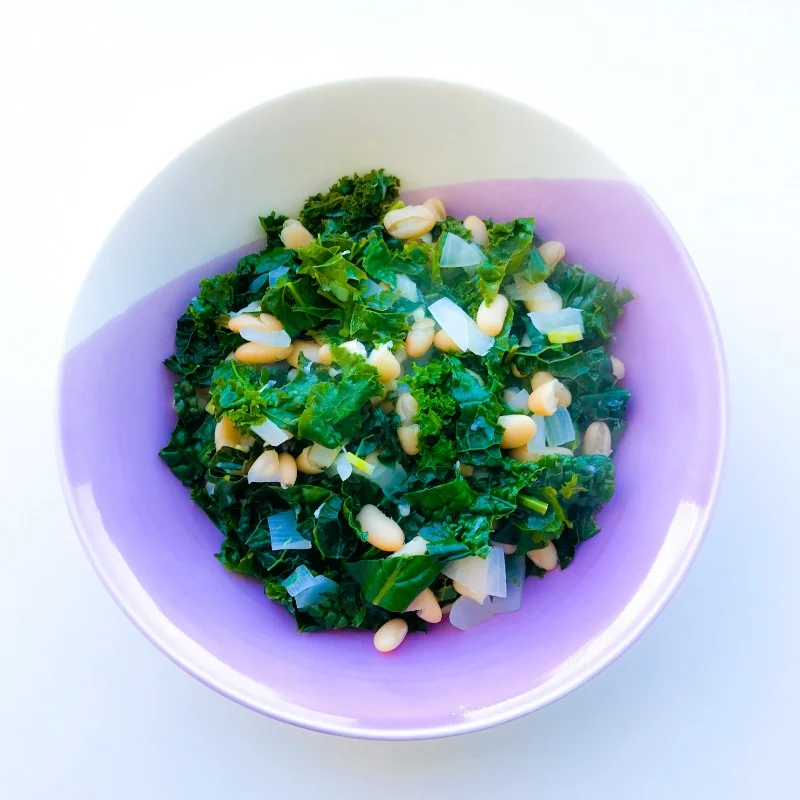 Garlicky Kale & White Beans