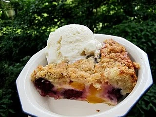 nectarine-blackberry crisp