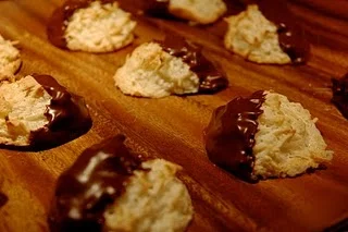 macaroon winners: carly & will