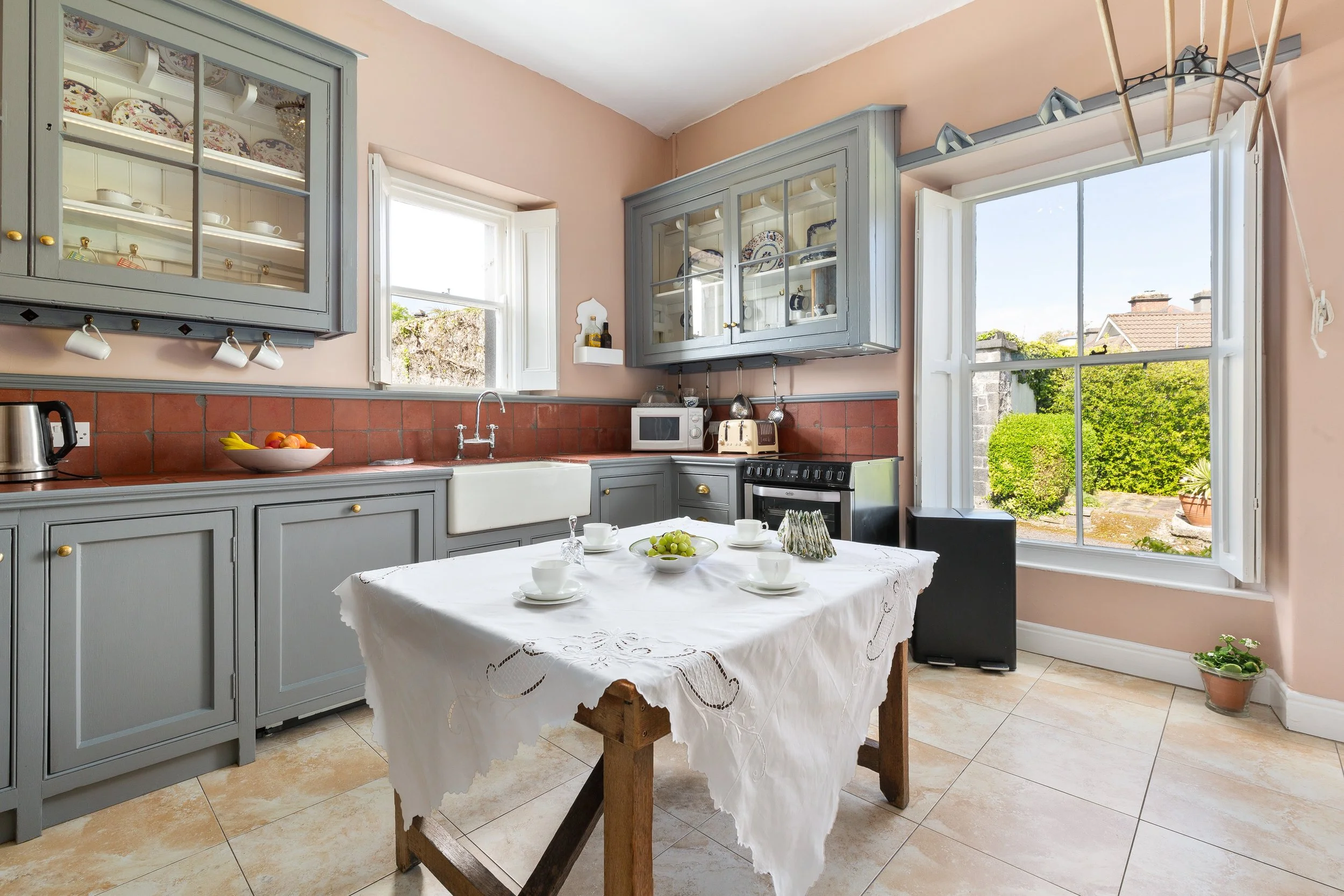 Kitchen from door into side hallway - Copy - Copy.JPG